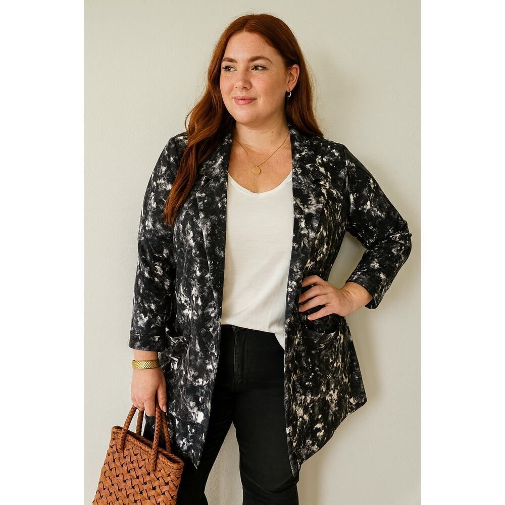 LuLaRoe Black White Abstract Waterfall Cardigan Drape Open Front XL Grunge